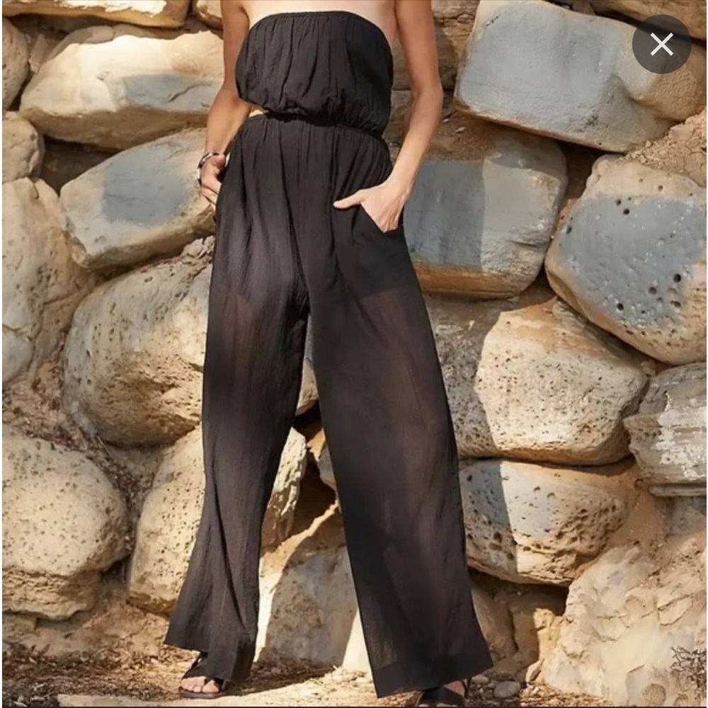 NWOT FREE PEOPLE ONE-SIDE KEYHOLE WIDE-LEGGED STRAPLESS JUMSUIT WITH POCKETS